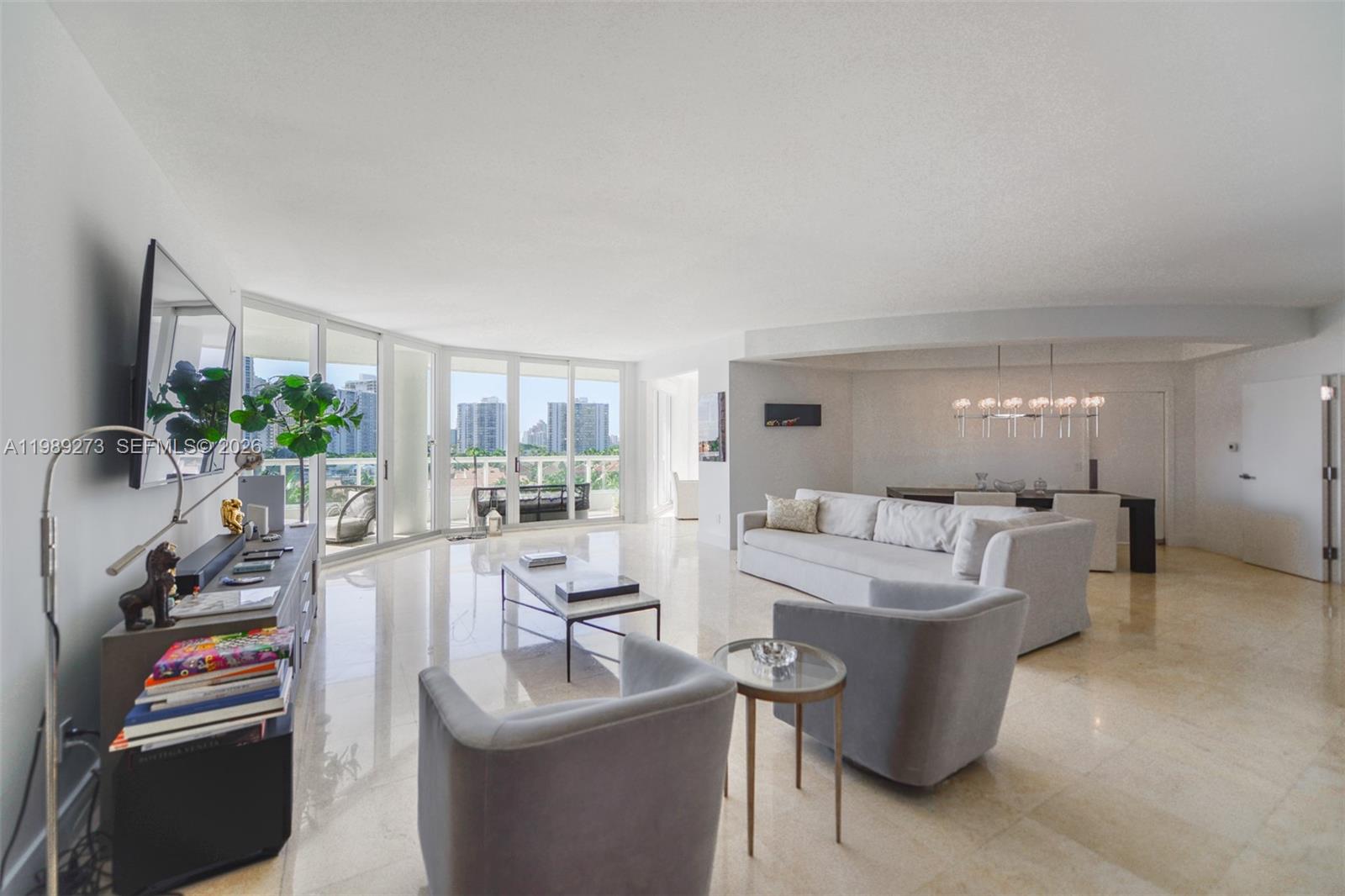 21050 Point Pl #702, Aventura FL 33180