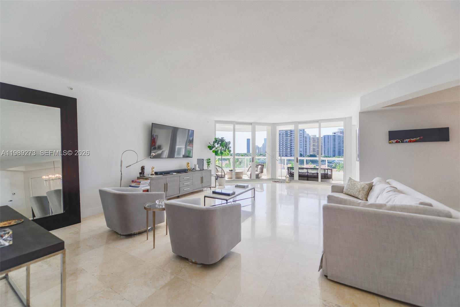 21050 Point Pl #702, Aventura FL 33180
