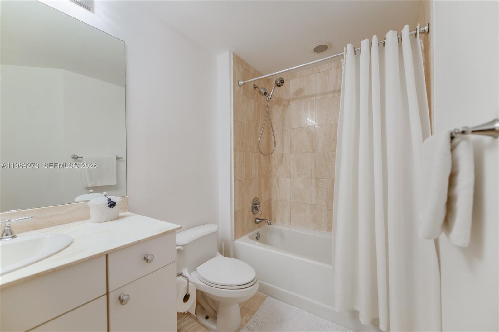 21050 Point Pl #702, Aventura FL 33180
