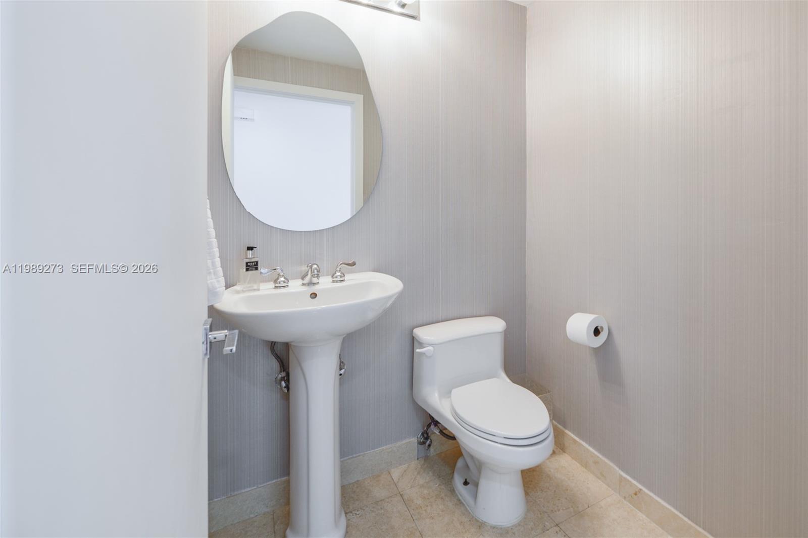 21050 Point Pl #702, Aventura FL 33180
