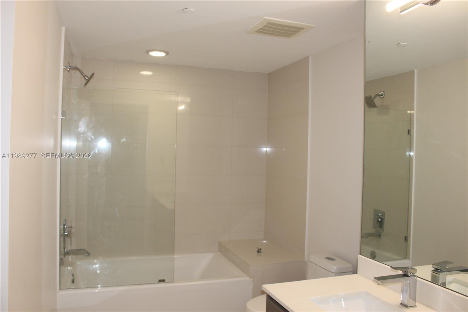 460 NE 28th St #2705, Miami FL 33137