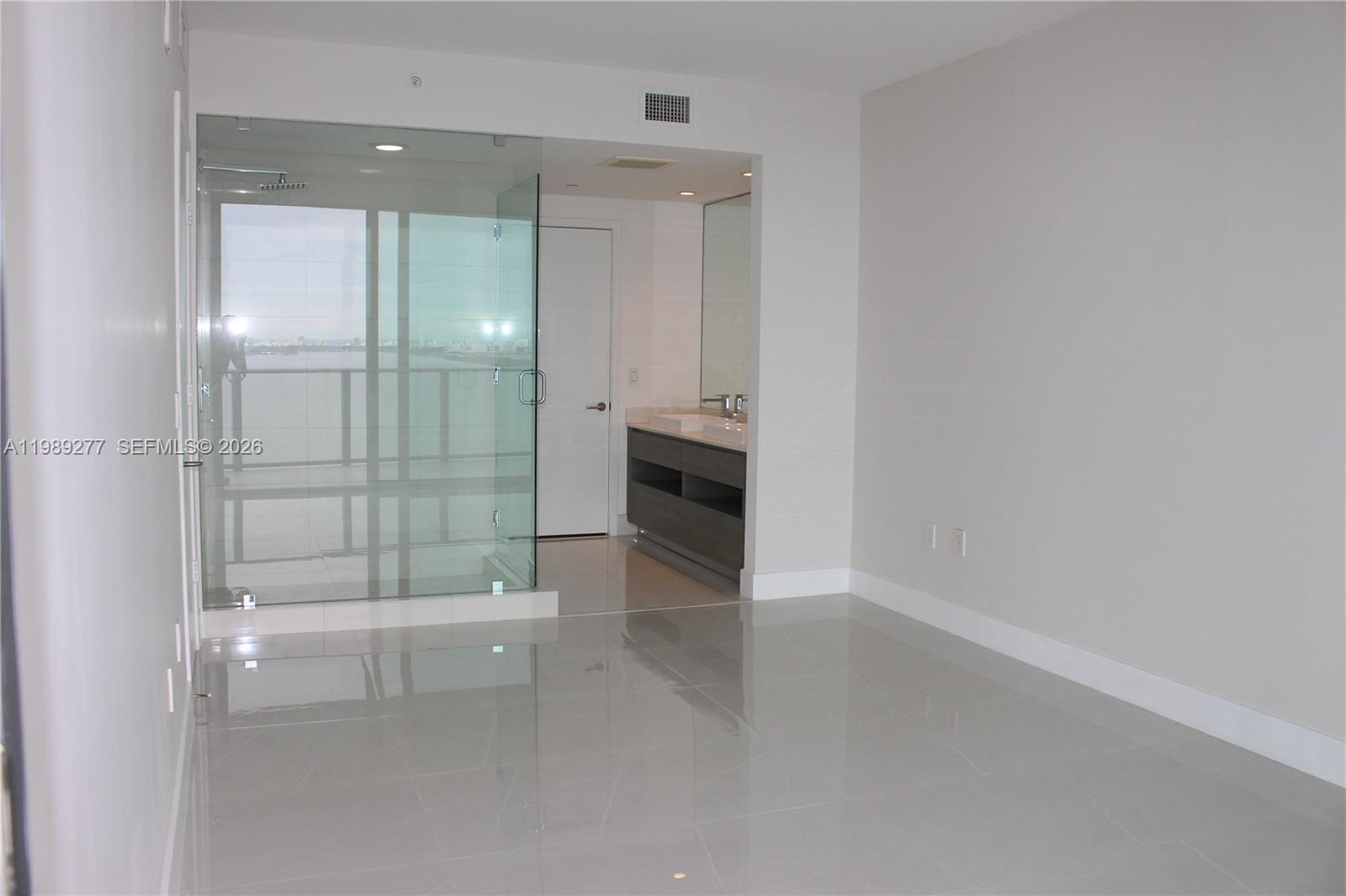 460 NE 28th St #2705, Miami FL 33137