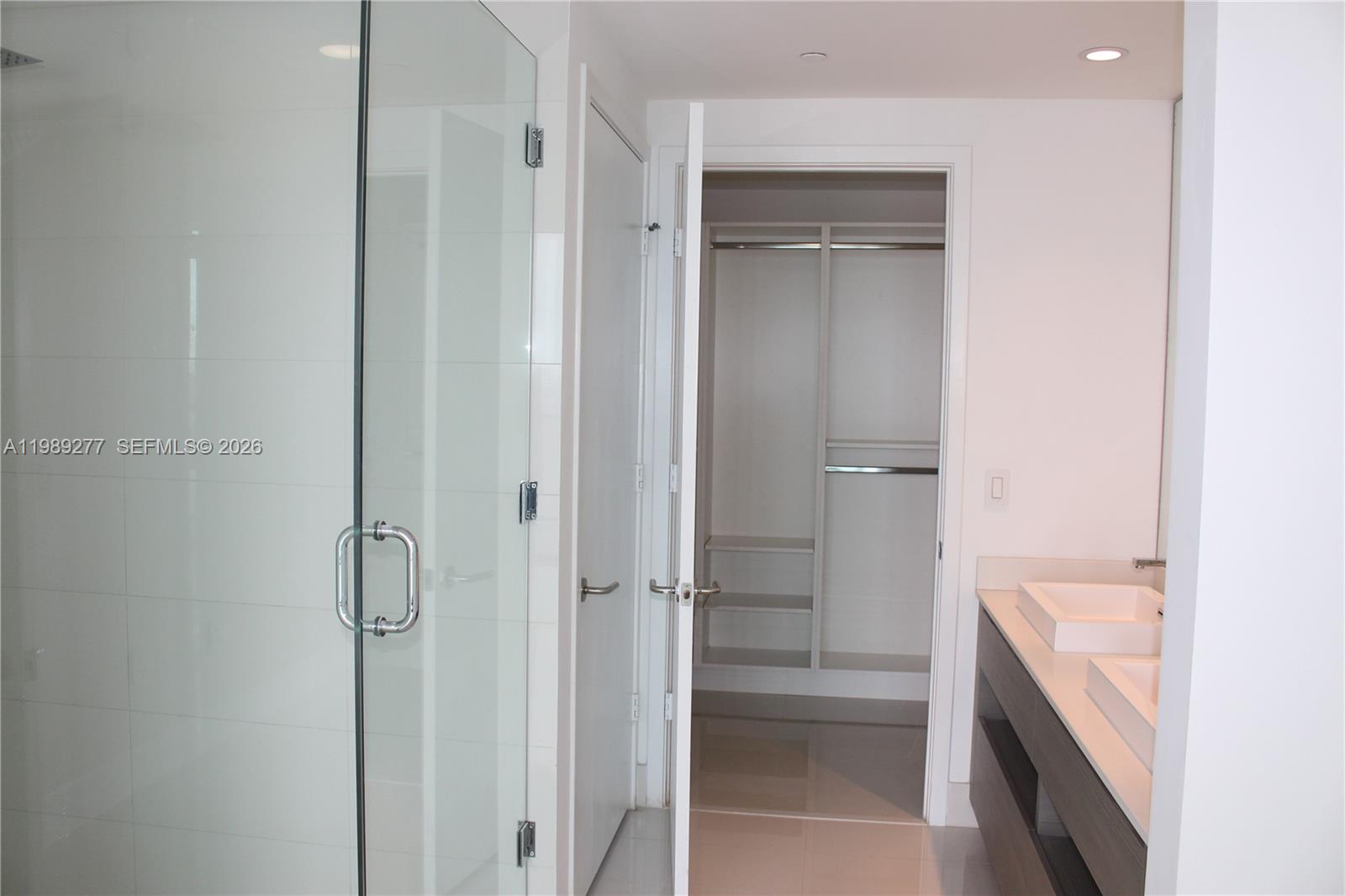 460 NE 28th St #2705, Miami FL 33137