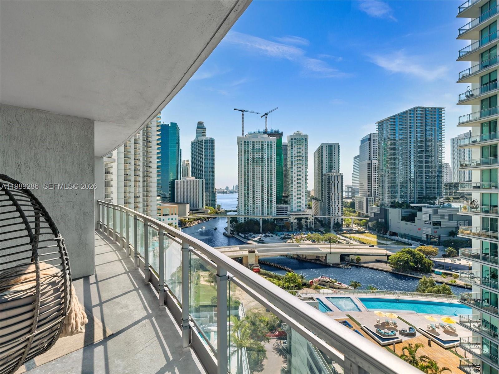 90 SW 3rd St #2013, Miami FL 33130