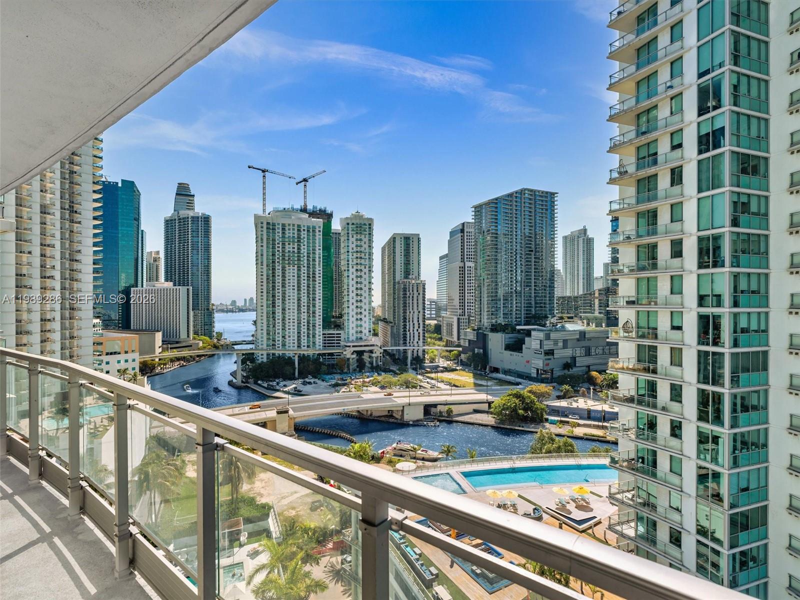 90 SW 3rd St #2013, Miami FL 33130