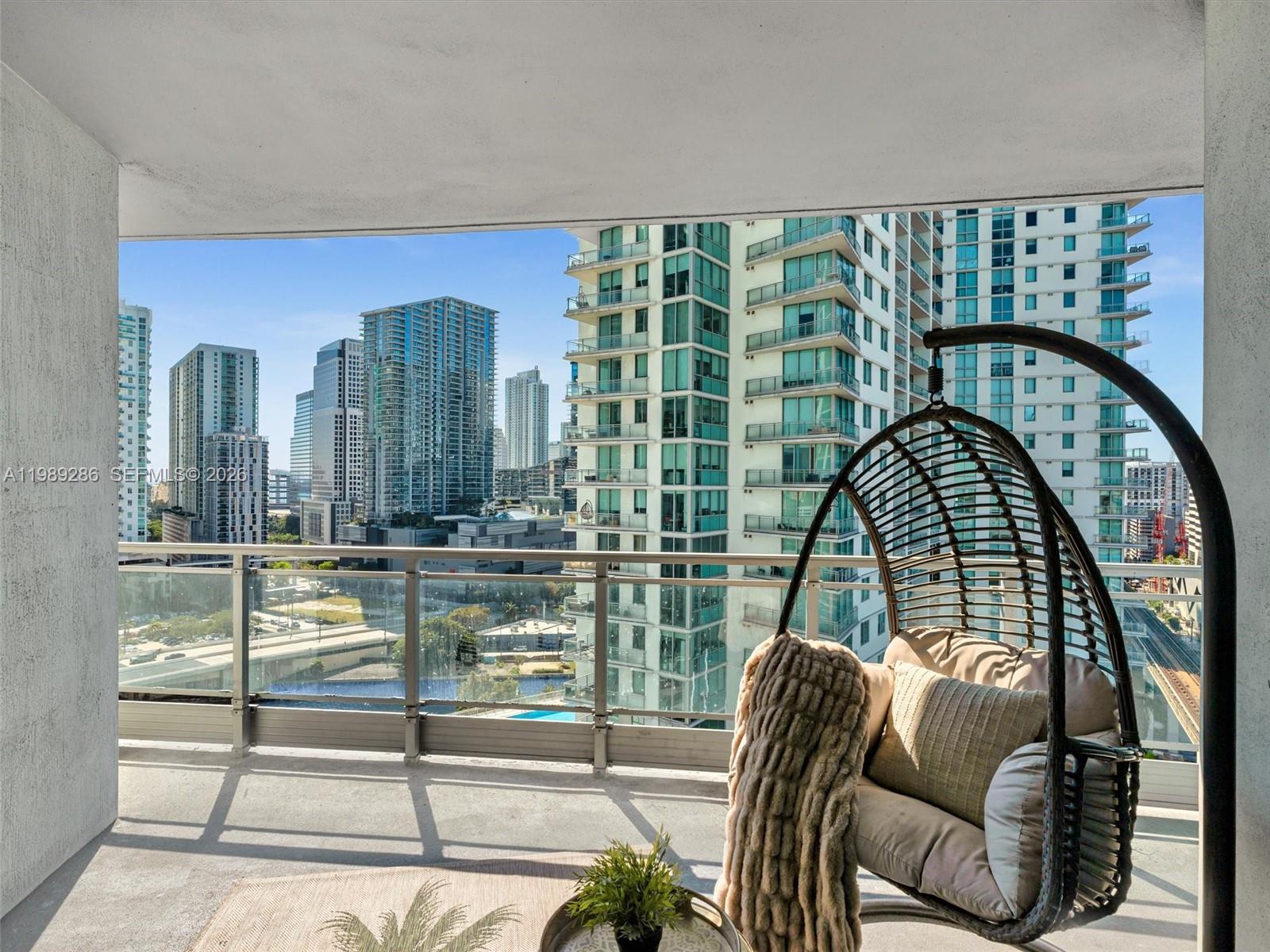 90 SW 3rd St #2013, Miami FL 33130