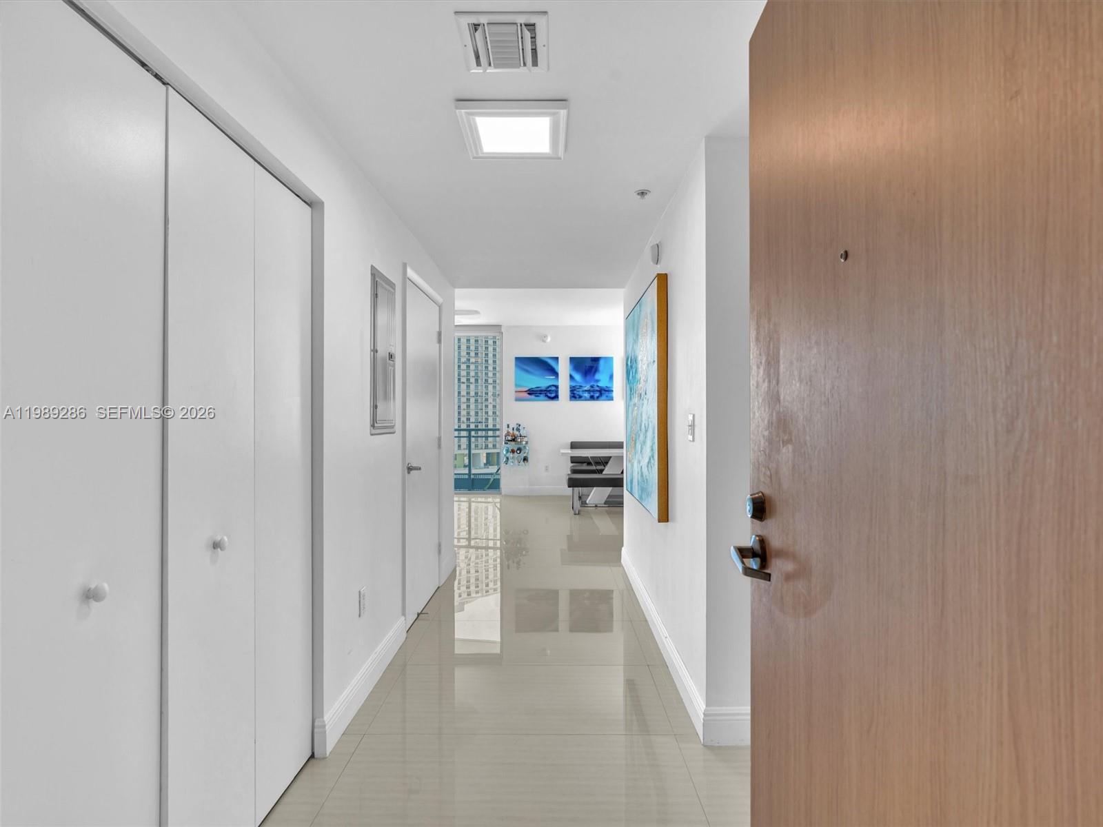 90 SW 3rd St #2013, Miami FL 33130