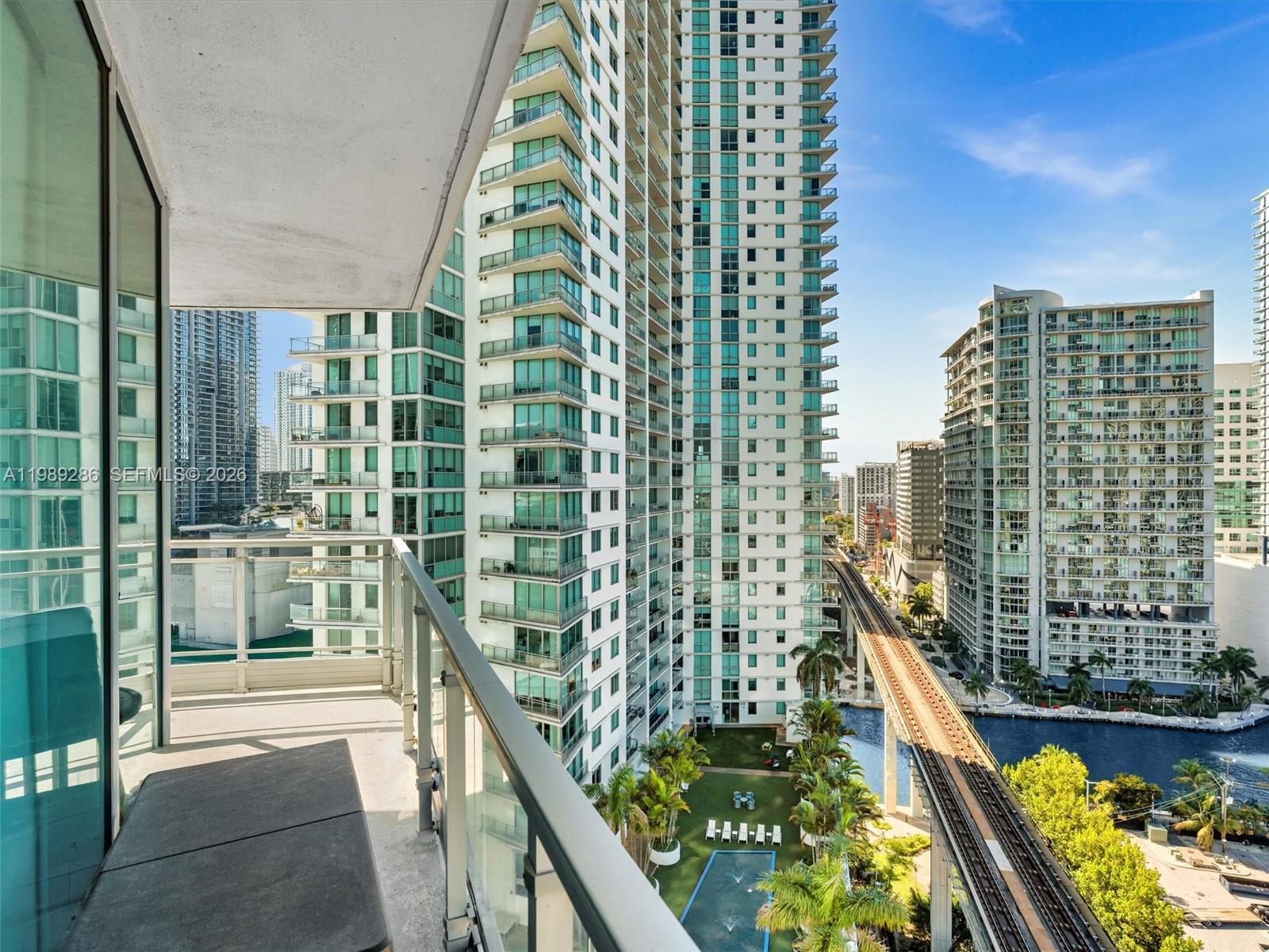 90 SW 3rd St #2013, Miami FL 33130
