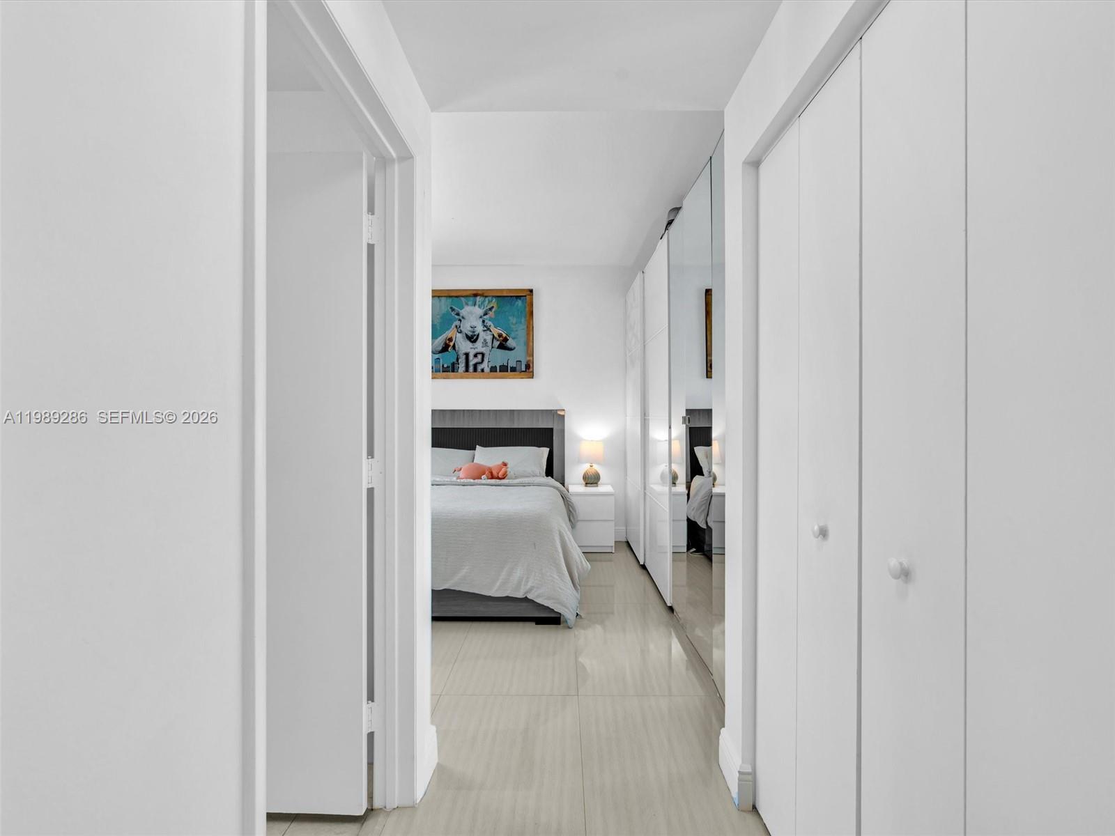 90 SW 3rd St #2013, Miami FL 33130