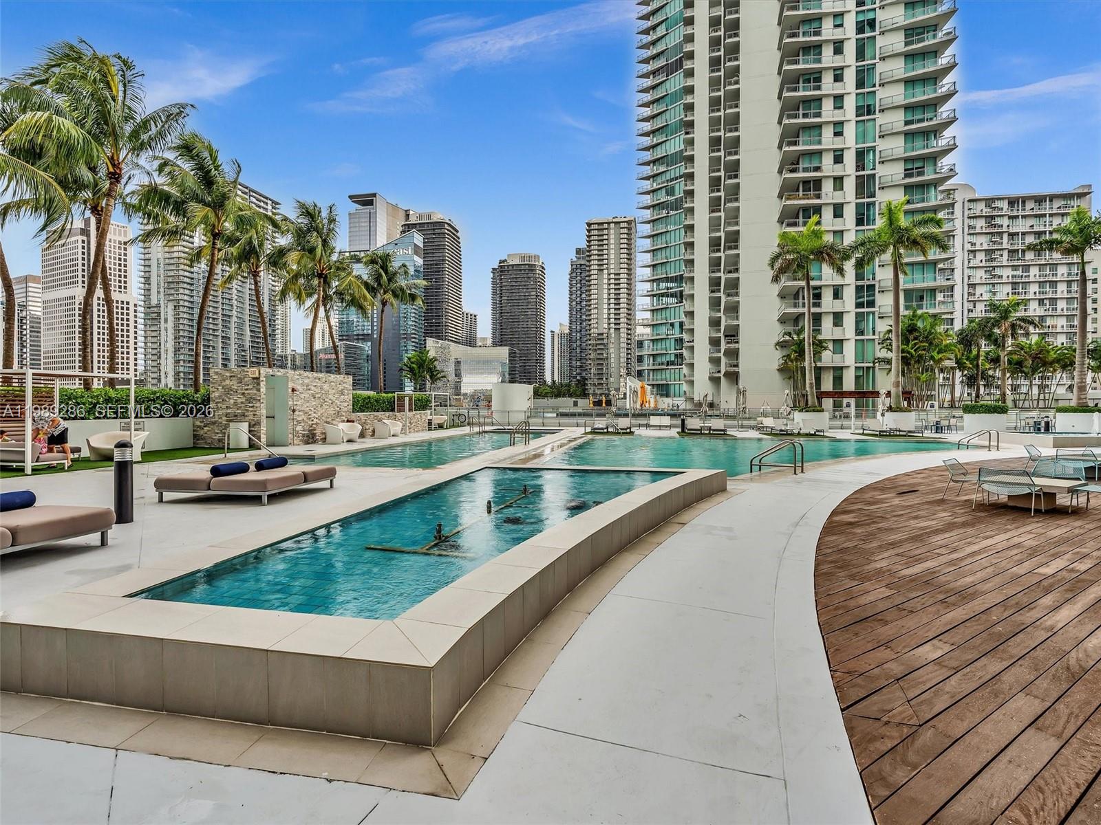 90 SW 3rd St #2013, Miami FL 33130