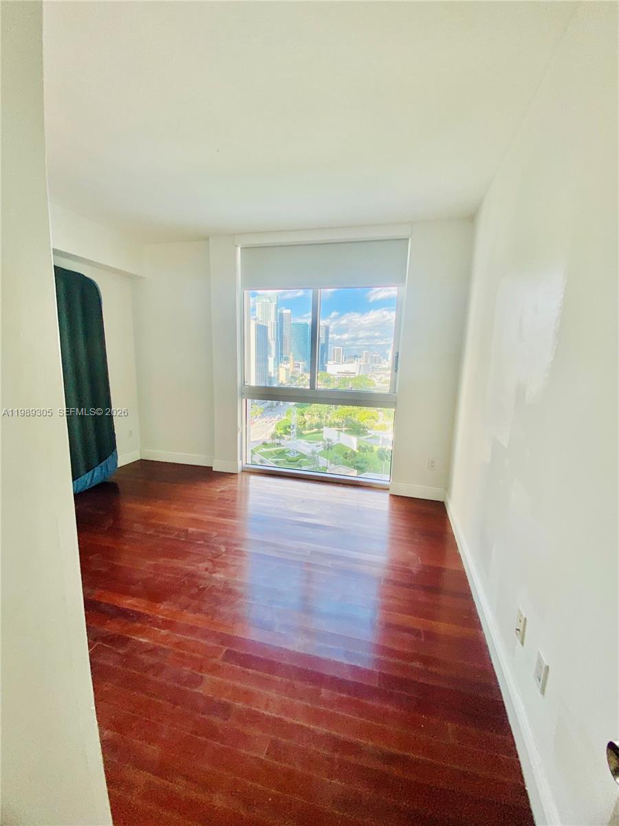 325 S Biscayne Blvd #2126, Miami FL 33131