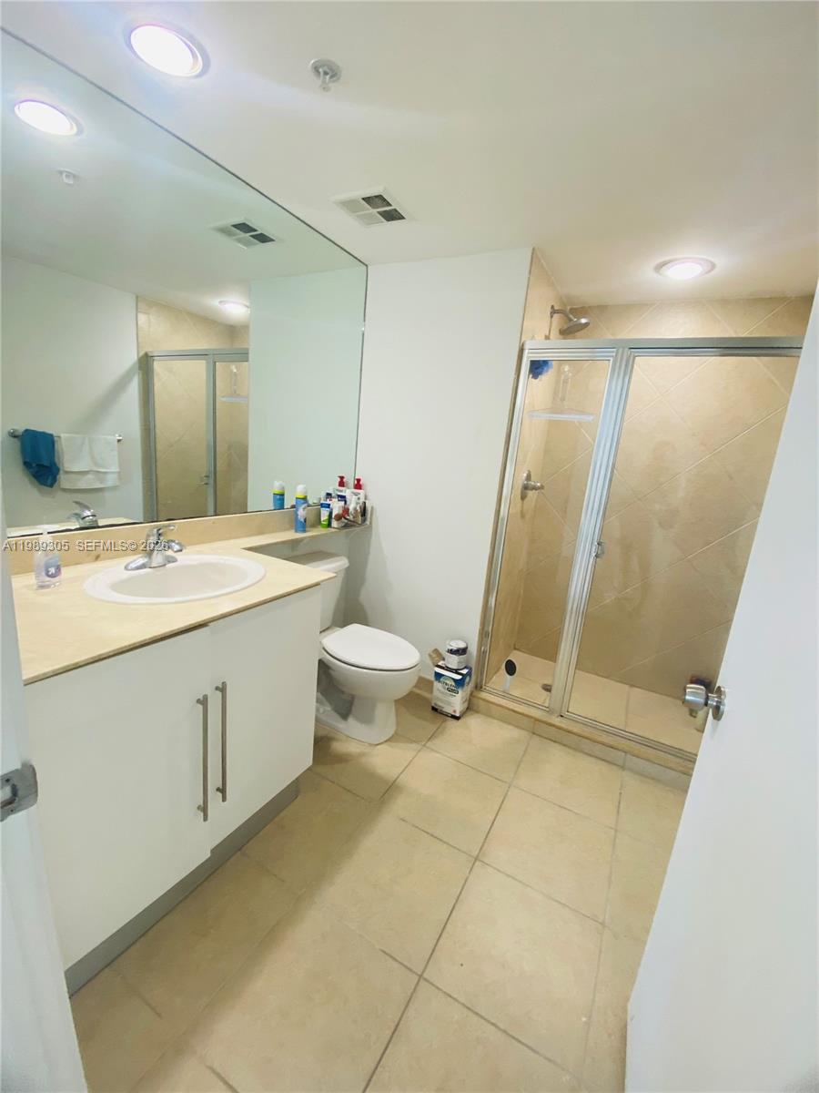 325 S Biscayne Blvd #2126, Miami FL 33131