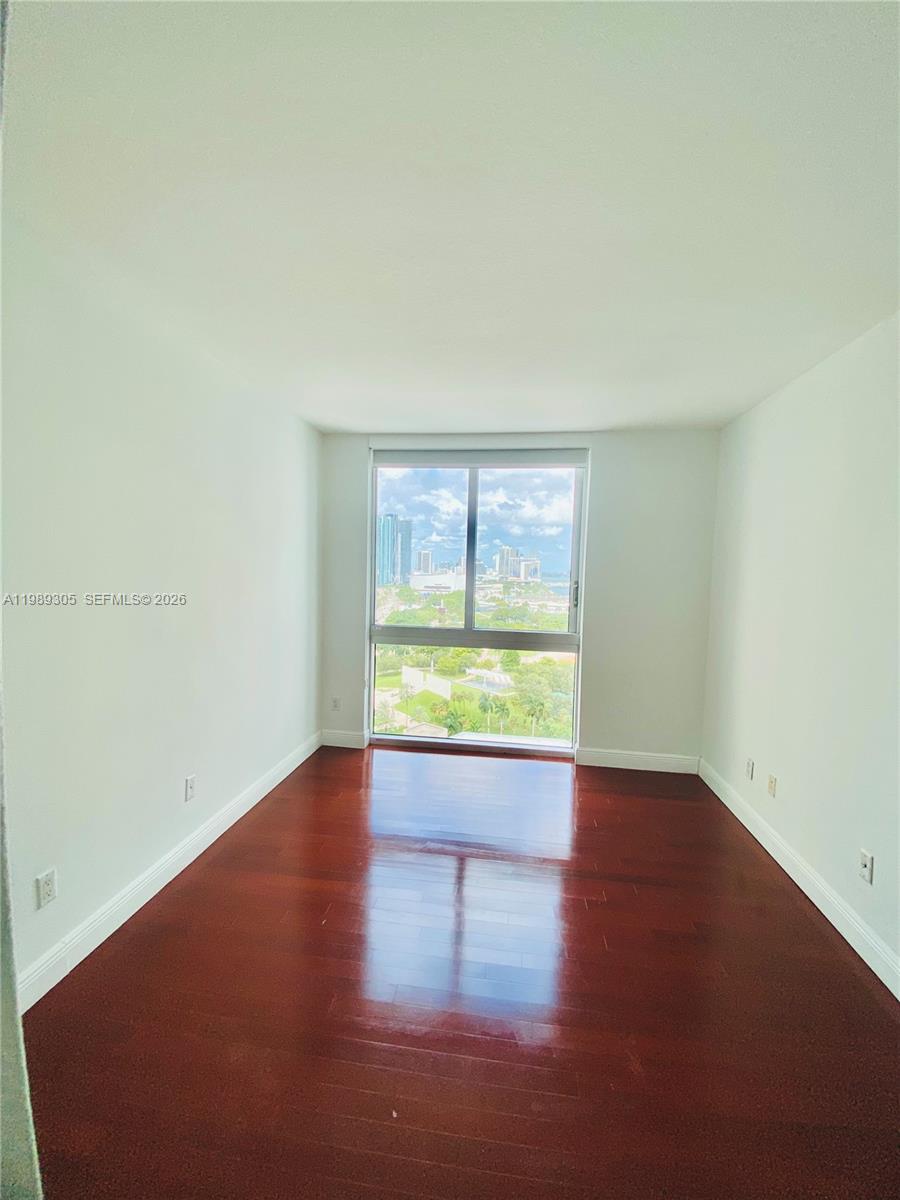 325 S Biscayne Blvd #2126, Miami FL 33131