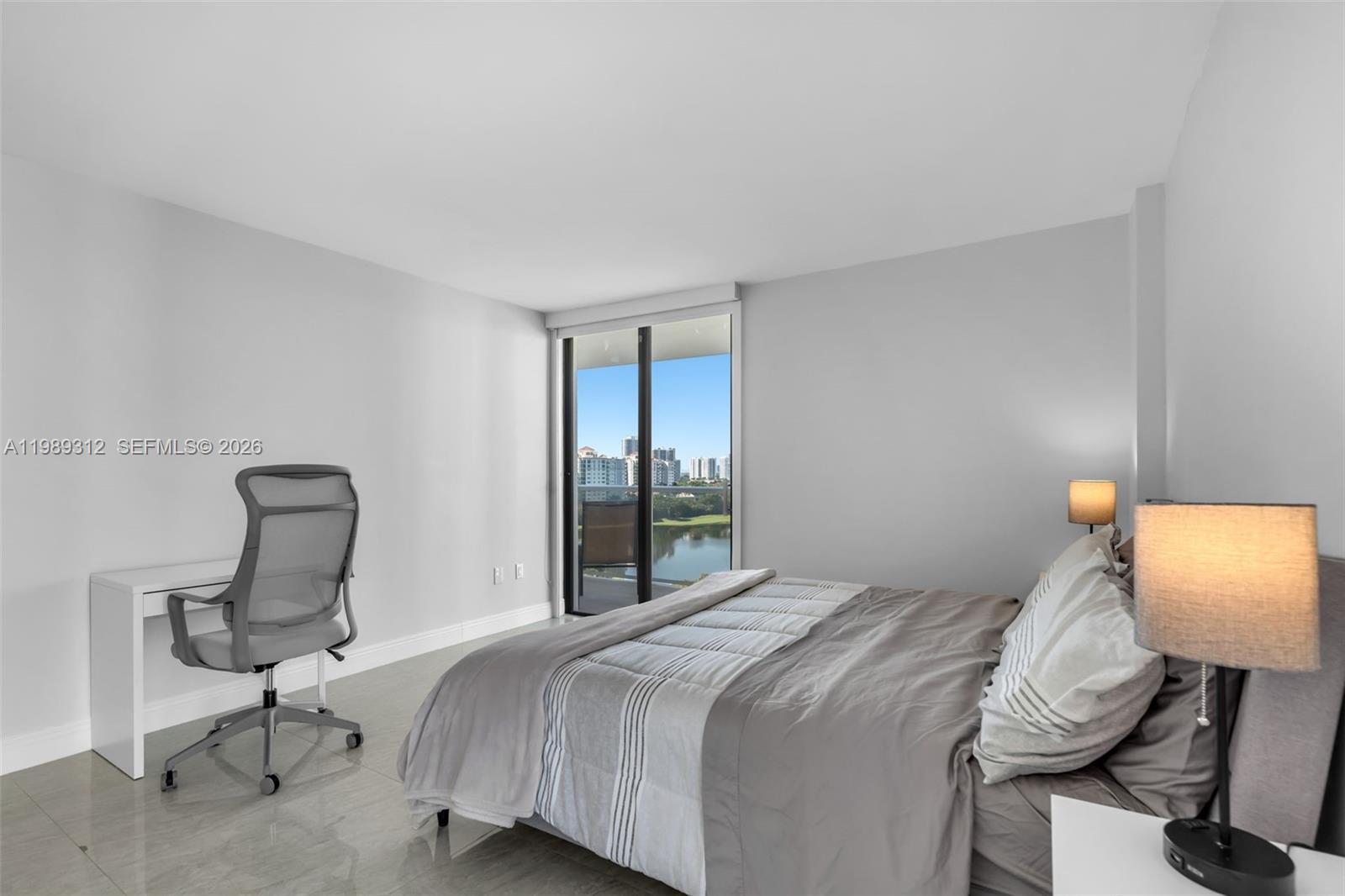 3731 N Country Club Dr #1427, Aventura FL 33180