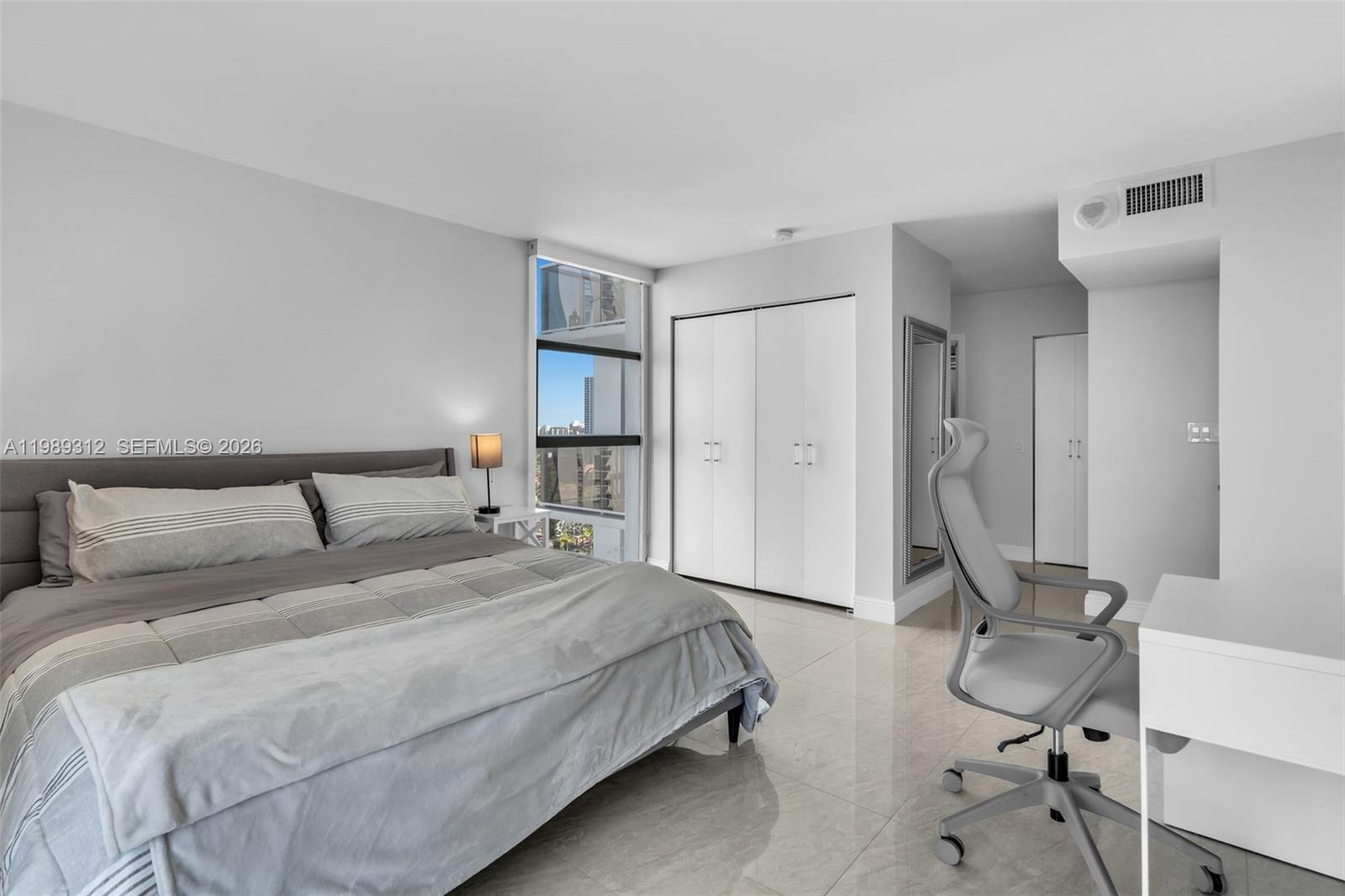3731 N Country Club Dr #1427, Aventura FL 33180