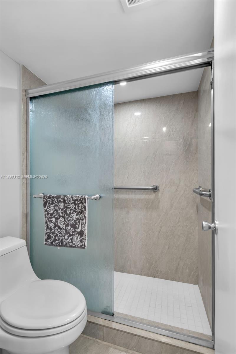 3731 N Country Club Dr #1427, Aventura FL 33180