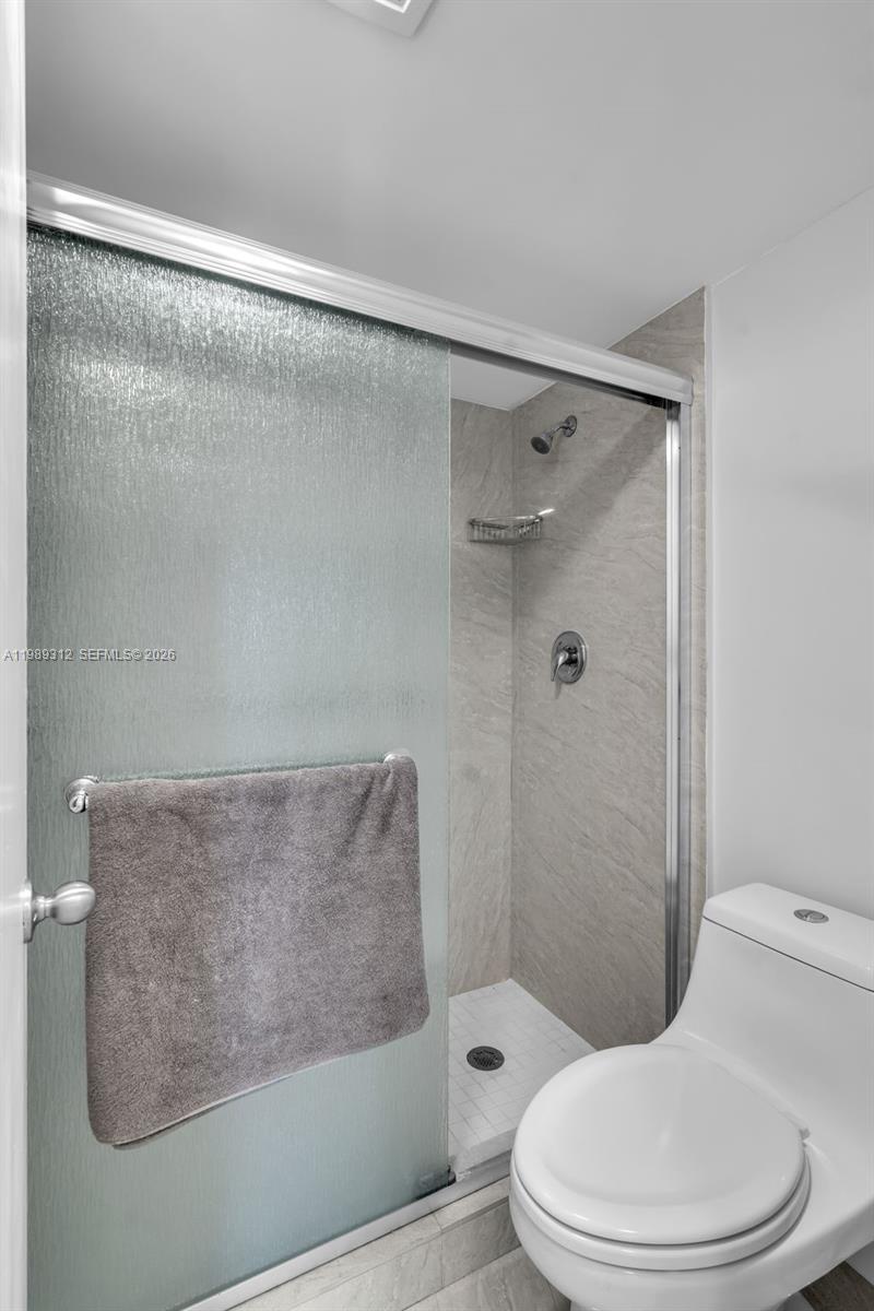 3731 N Country Club Dr #1427, Aventura FL 33180