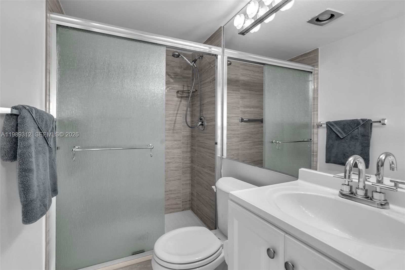 3731 N Country Club Dr #1427, Aventura FL 33180