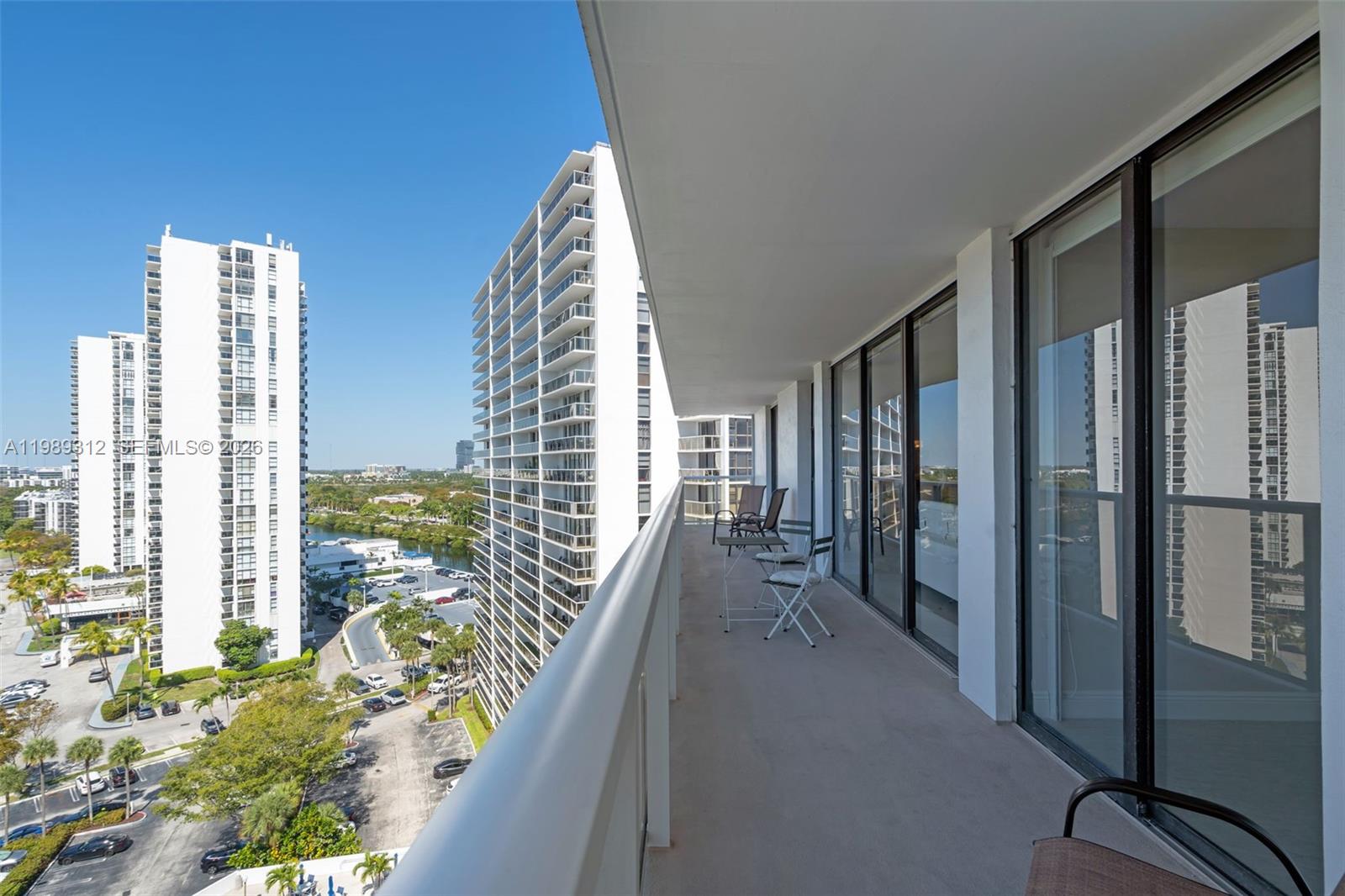 3731 N Country Club Dr #1427, Aventura FL 33180