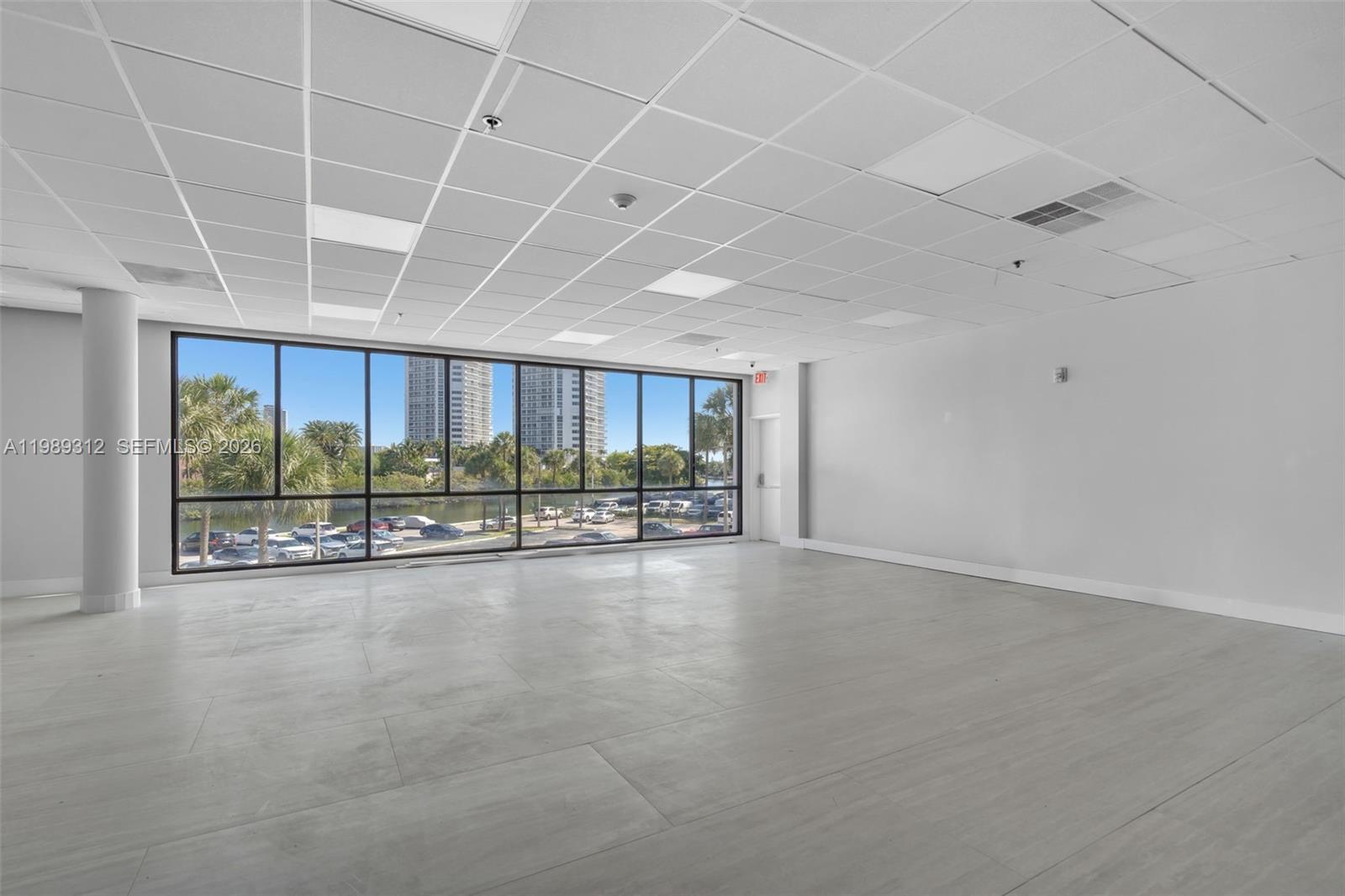 3731 N Country Club Dr #1427, Aventura FL 33180