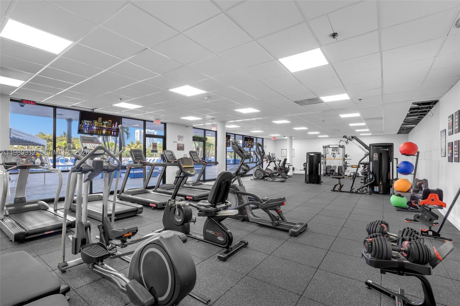 3731 N Country Club Dr #1427, Aventura FL 33180