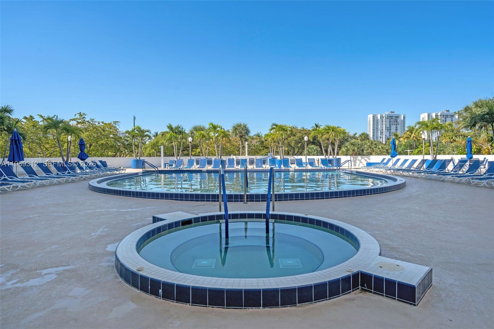 3731 N Country Club Dr #1427, Aventura FL 33180