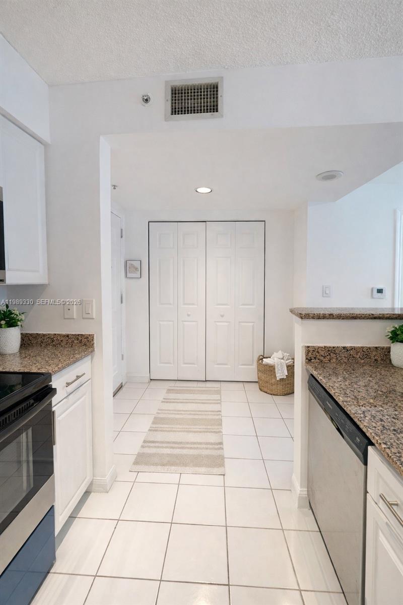 1155 Brickell Bay Dr #1705, Miami FL 33131