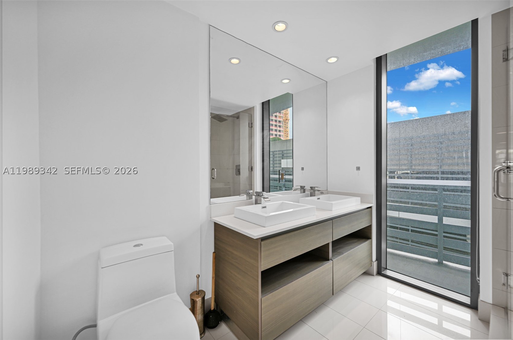 460 NE 28th St #601, Miami FL 33137