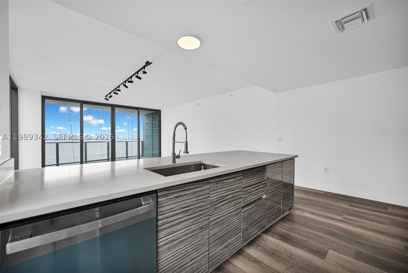 460 NE 28th St #601, Miami FL 33137