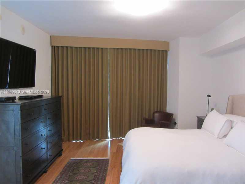 495 Brickell Ave #2401, Miami FL 33131
