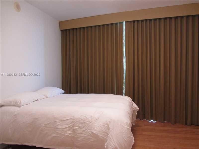 495 Brickell Ave #2401, Miami FL 33131