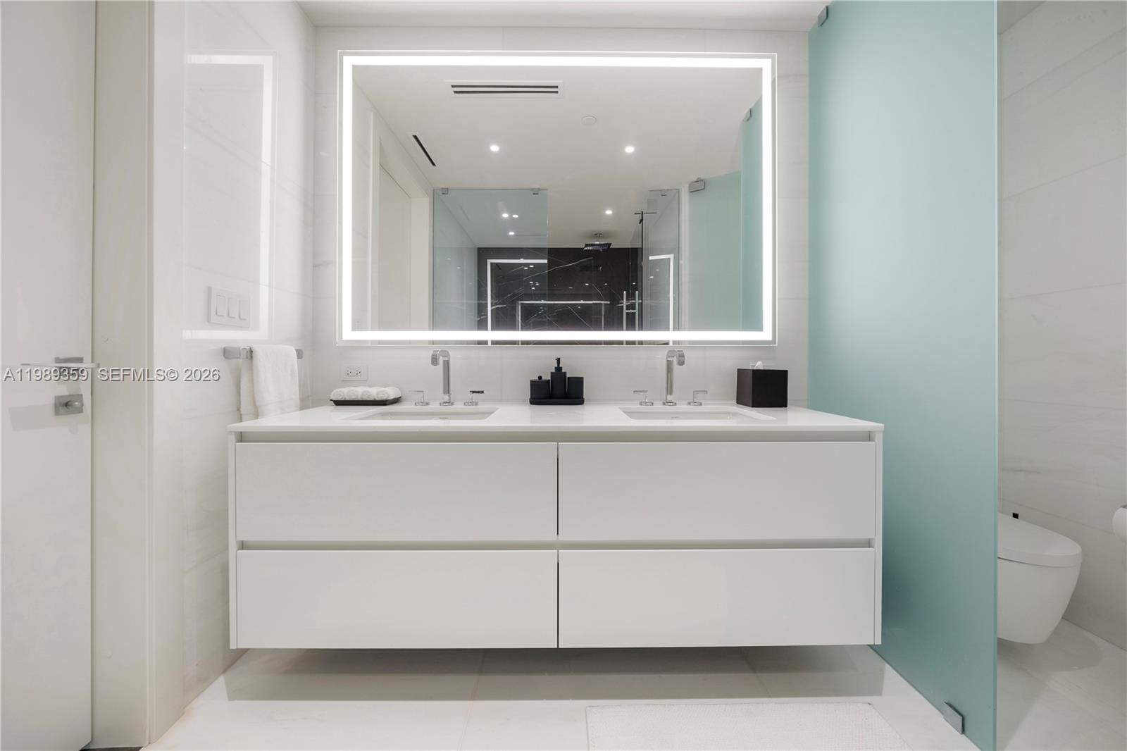300 Biscayne Boulevard Way #3005W, Miami FL 33131