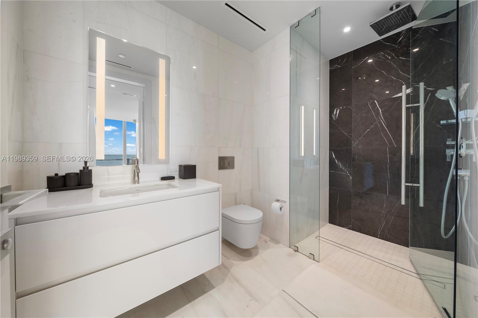 300 Biscayne Boulevard Way #3005W, Miami FL 33131