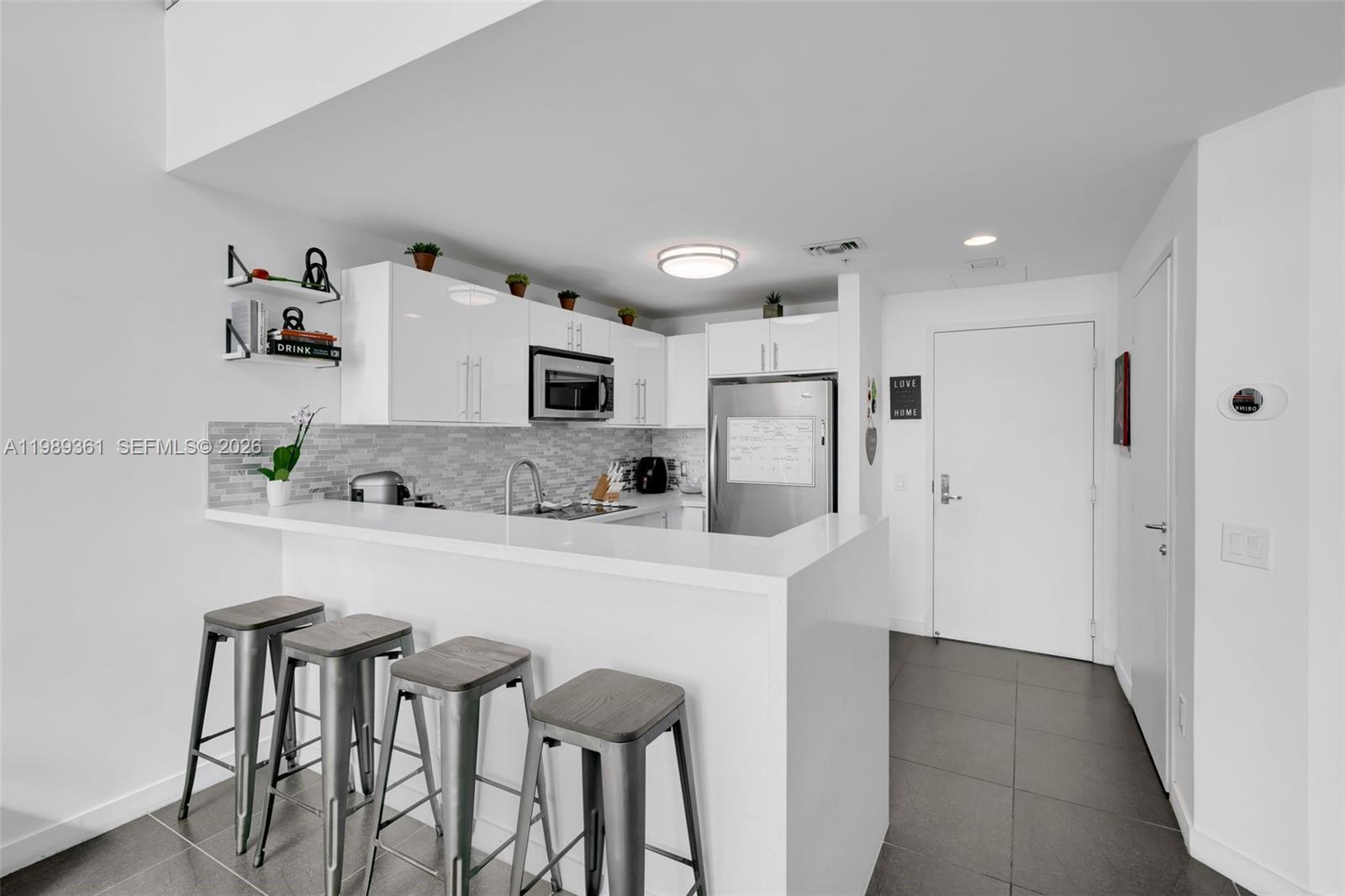 300 S BISCAYNE BLVD #L-410, Miami FL 33131