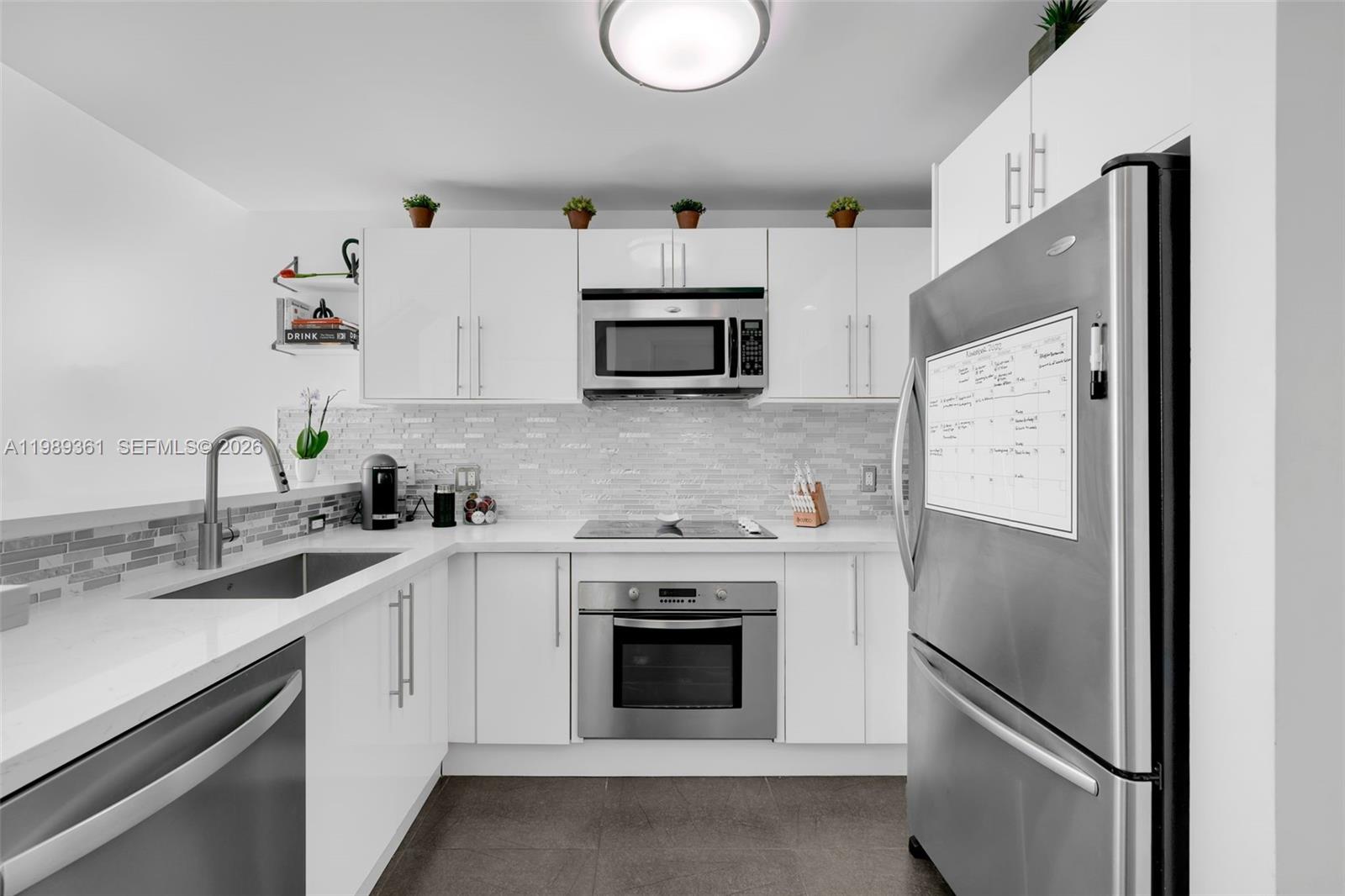 300 S BISCAYNE BLVD #L-410, Miami FL 33131