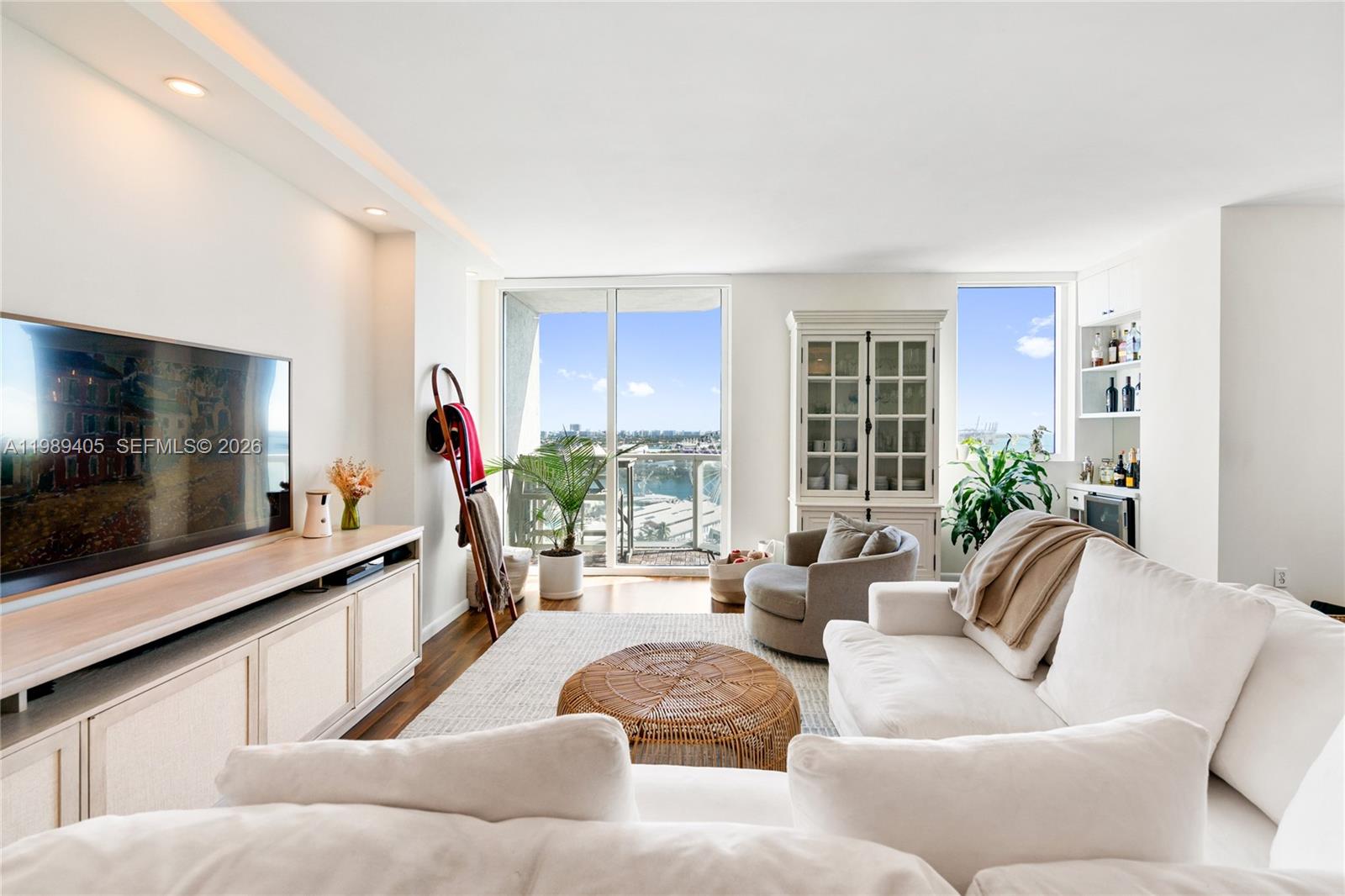 244 Biscayne Blvd #1703, Miami FL 33132