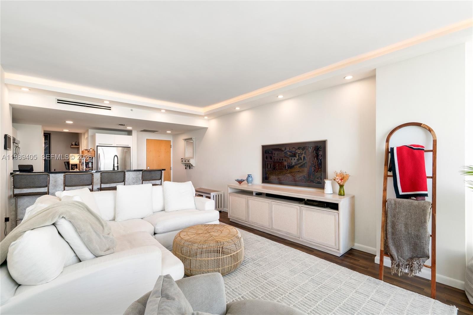 244 Biscayne Blvd #1703, Miami FL 33132