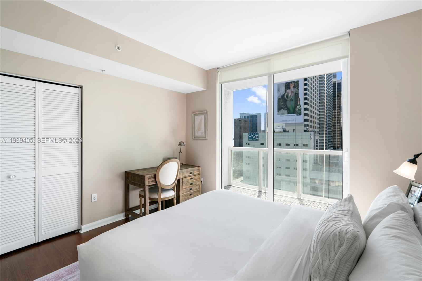 244 Biscayne Blvd #1703, Miami FL 33132
