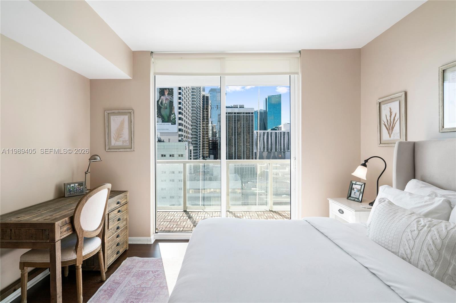 244 Biscayne Blvd #1703, Miami FL 33132