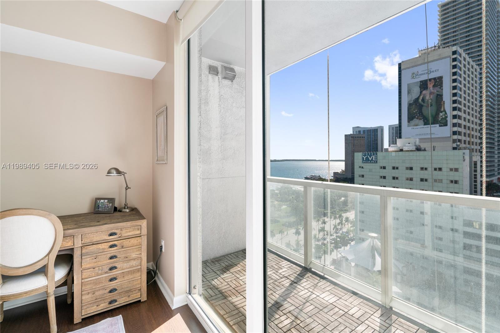 244 Biscayne Blvd #1703, Miami FL 33132
