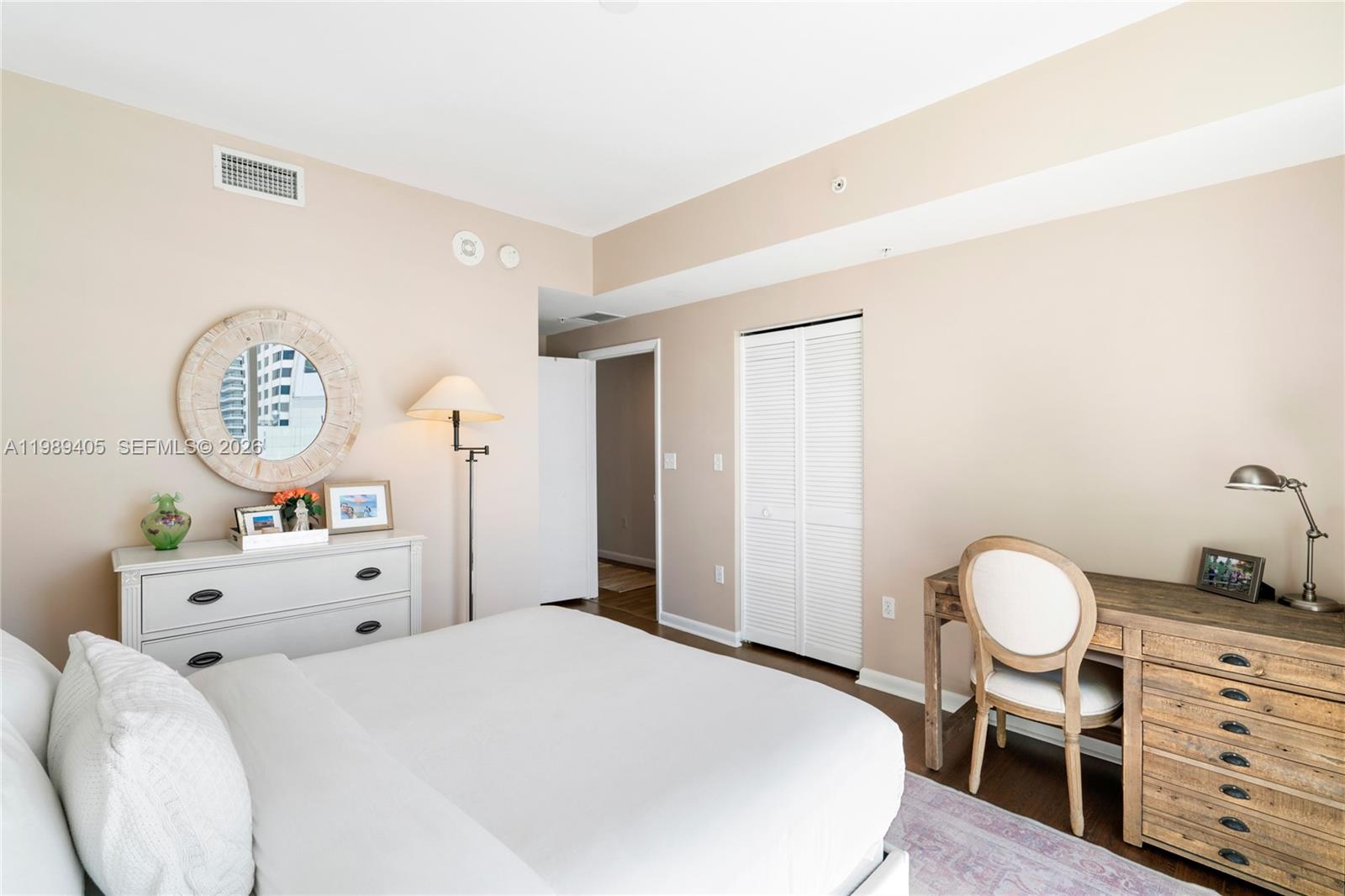 244 Biscayne Blvd #1703, Miami FL 33132