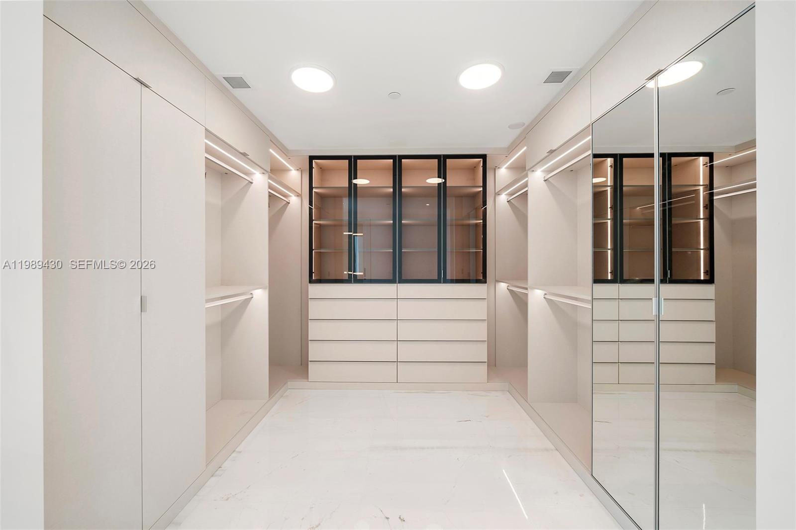300 Biscayne Blvd Way #1904C, Miami FL 33131