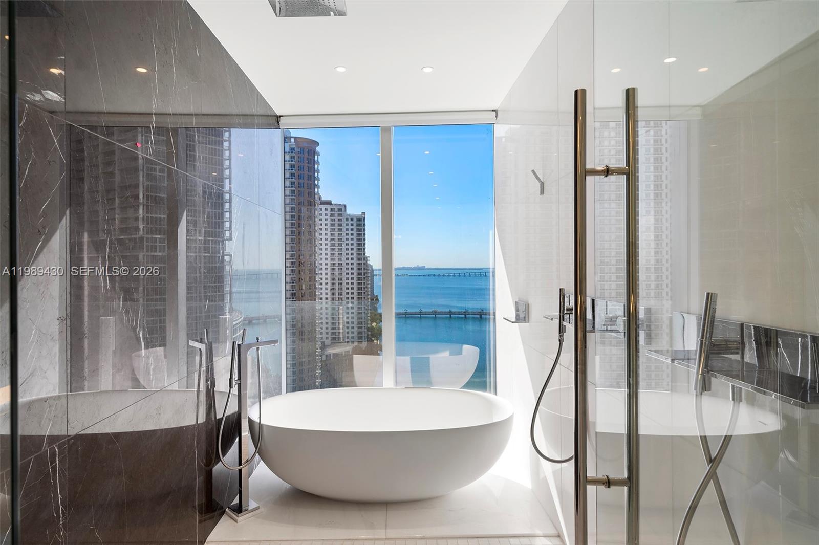 300 Biscayne Blvd Way #1904C, Miami FL 33131