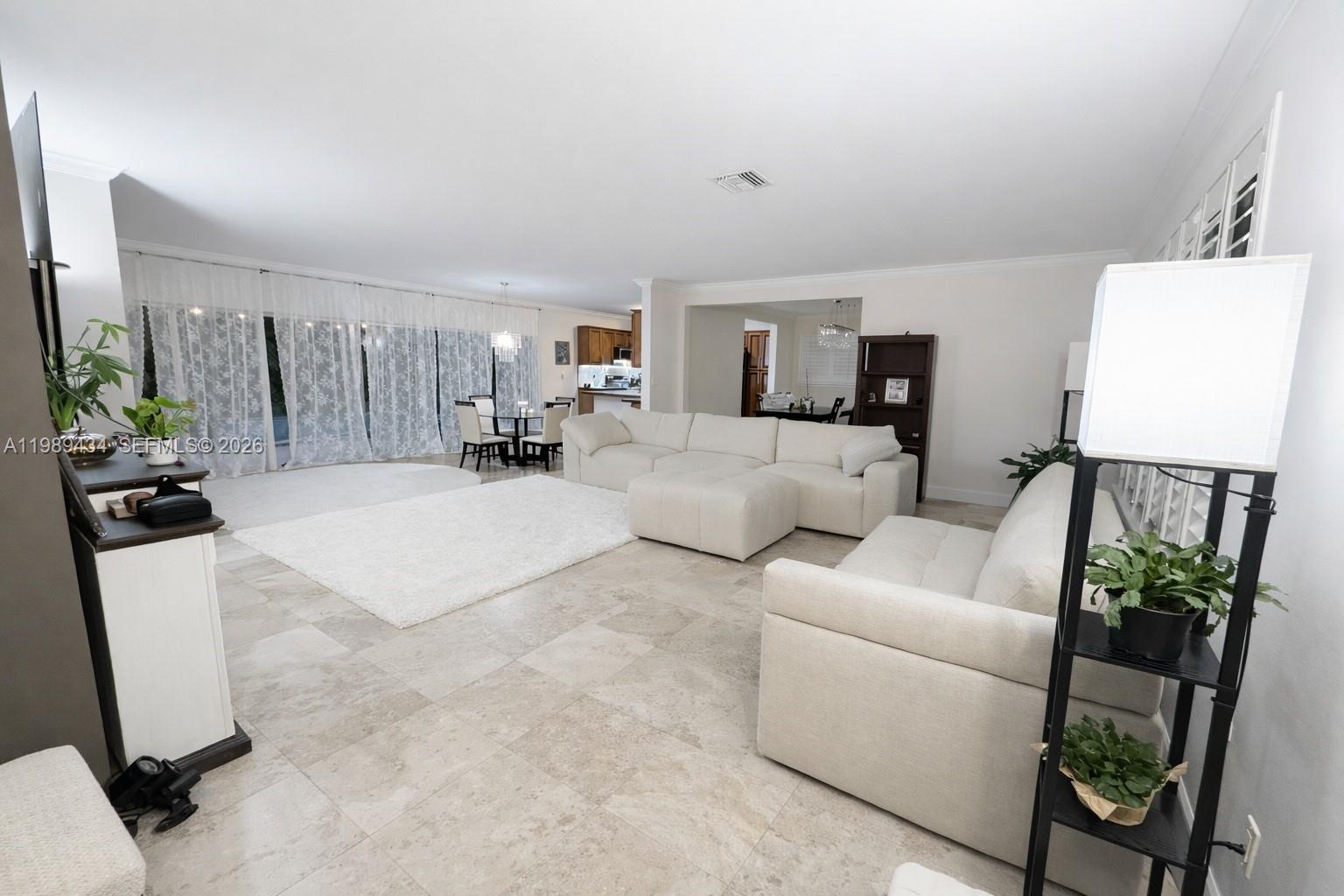 13451 SW 74th Ave #., Pinecrest FL 33156