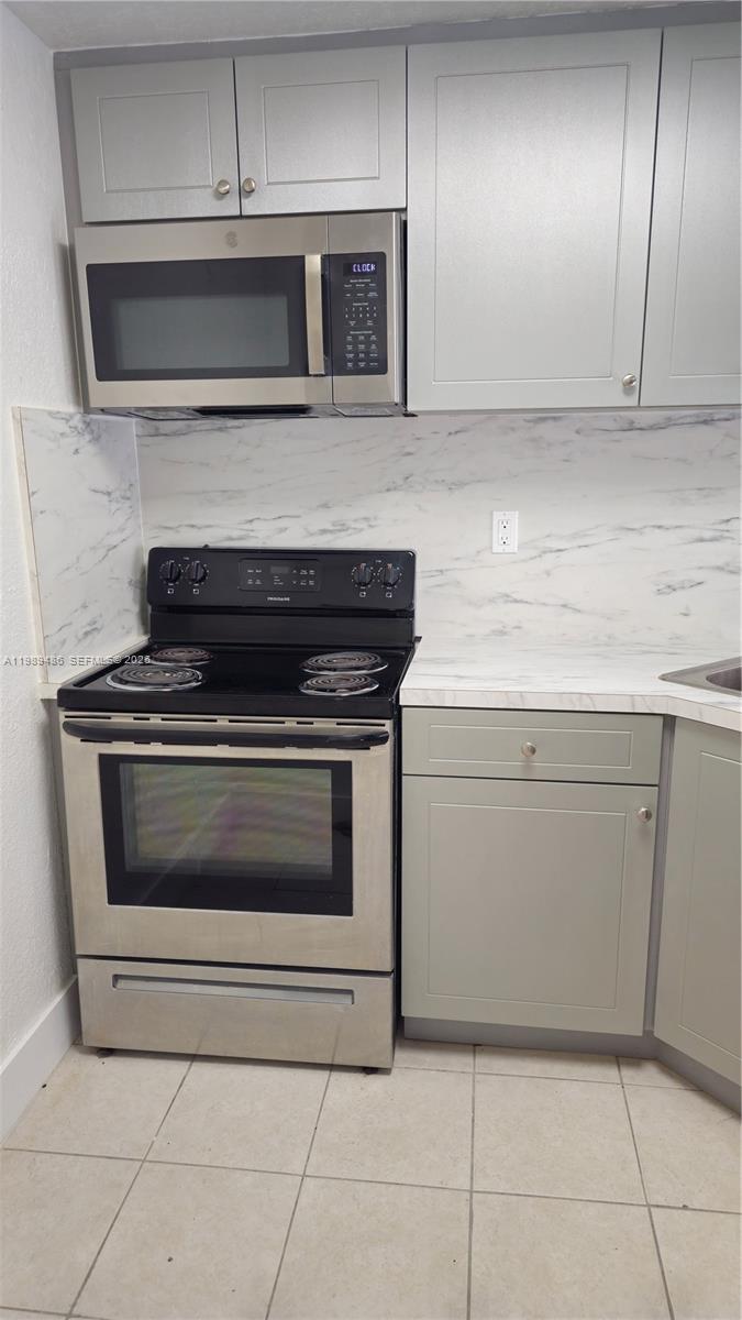 4550 NW 9th St #505E, Miami FL 33126