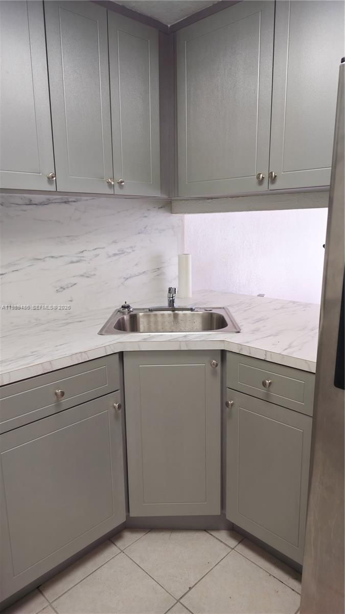 4550 NW 9th St #505E, Miami FL 33126