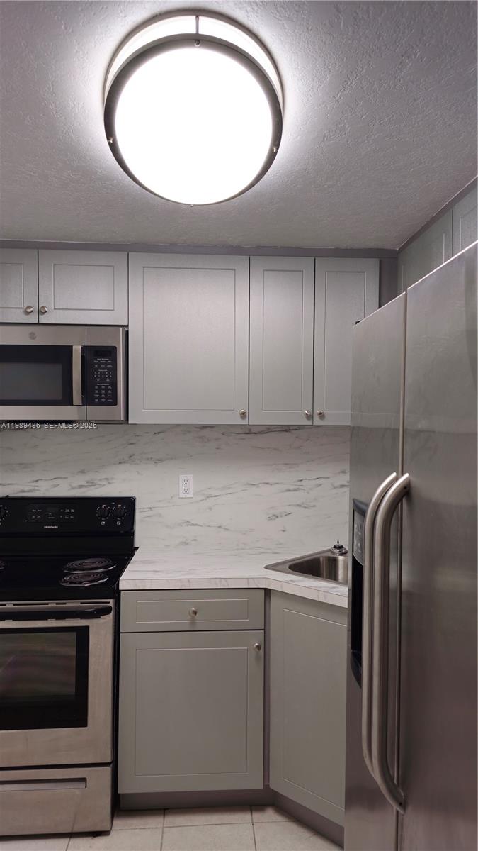 4550 NW 9th St #505E, Miami FL 33126