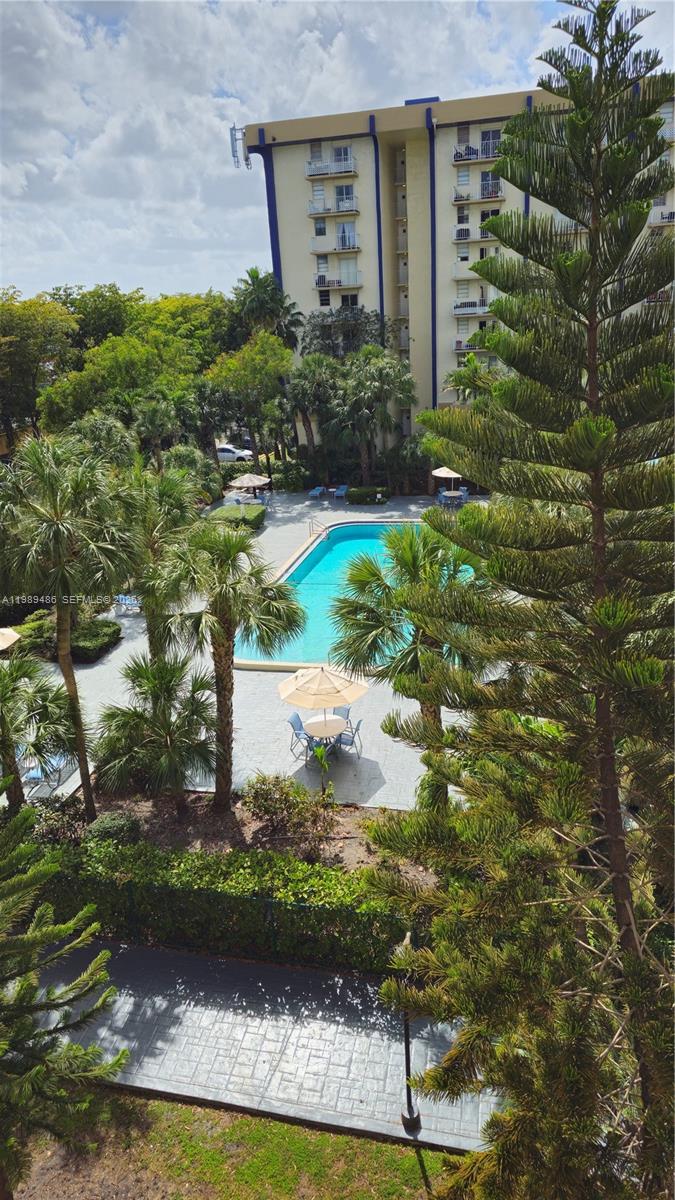 4550 NW 9th St #505E, Miami FL 33126