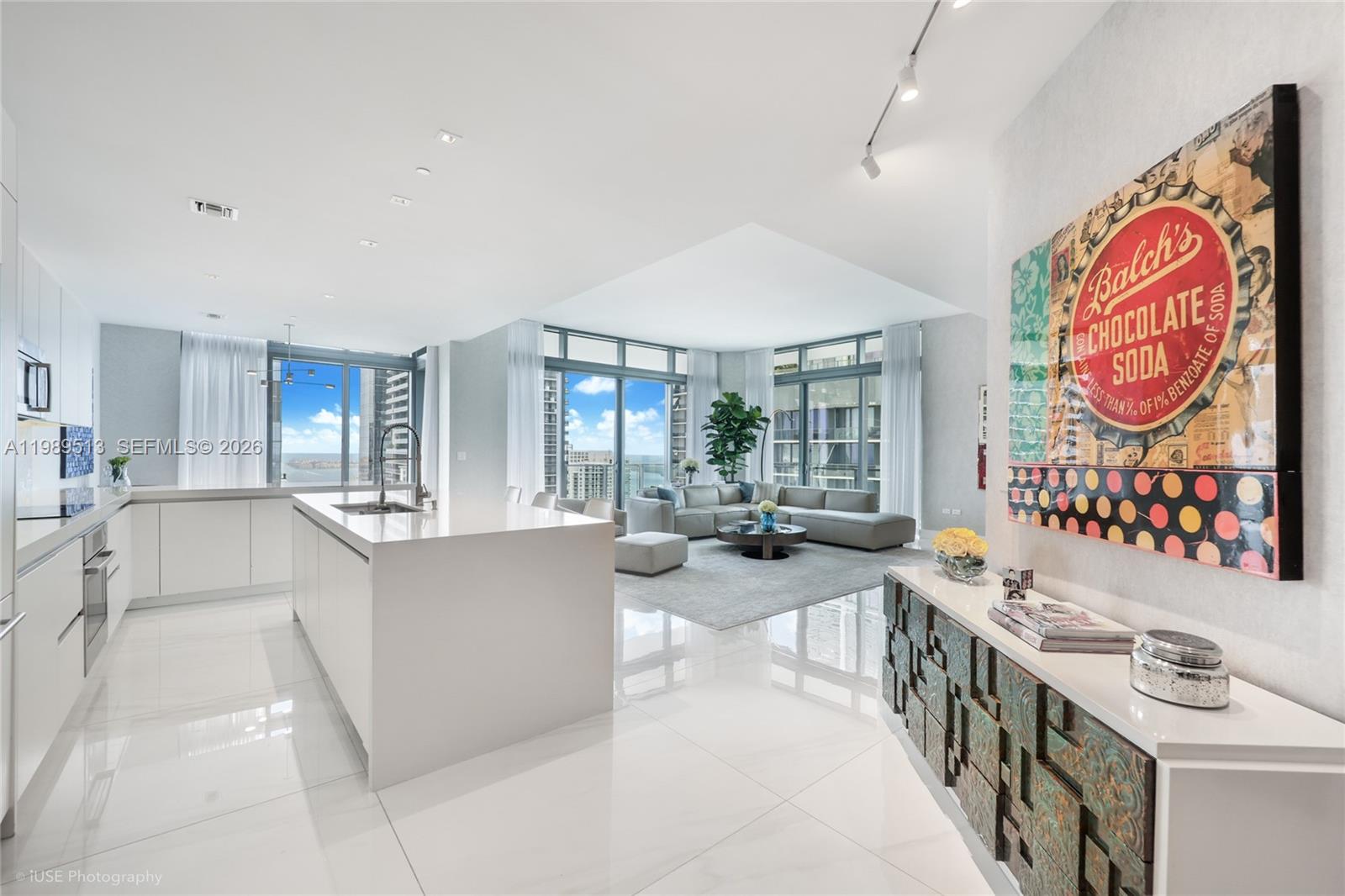 88 SW 7th St #4101, Miami FL 33130