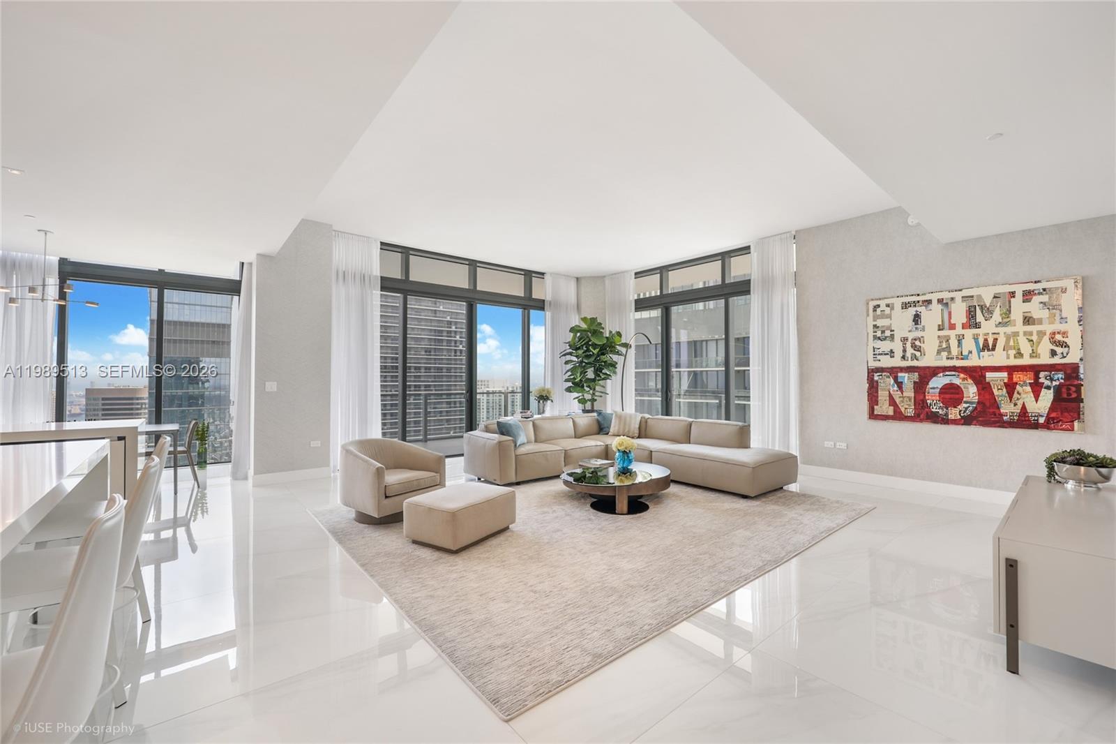 88 SW 7th St #4101, Miami FL 33130